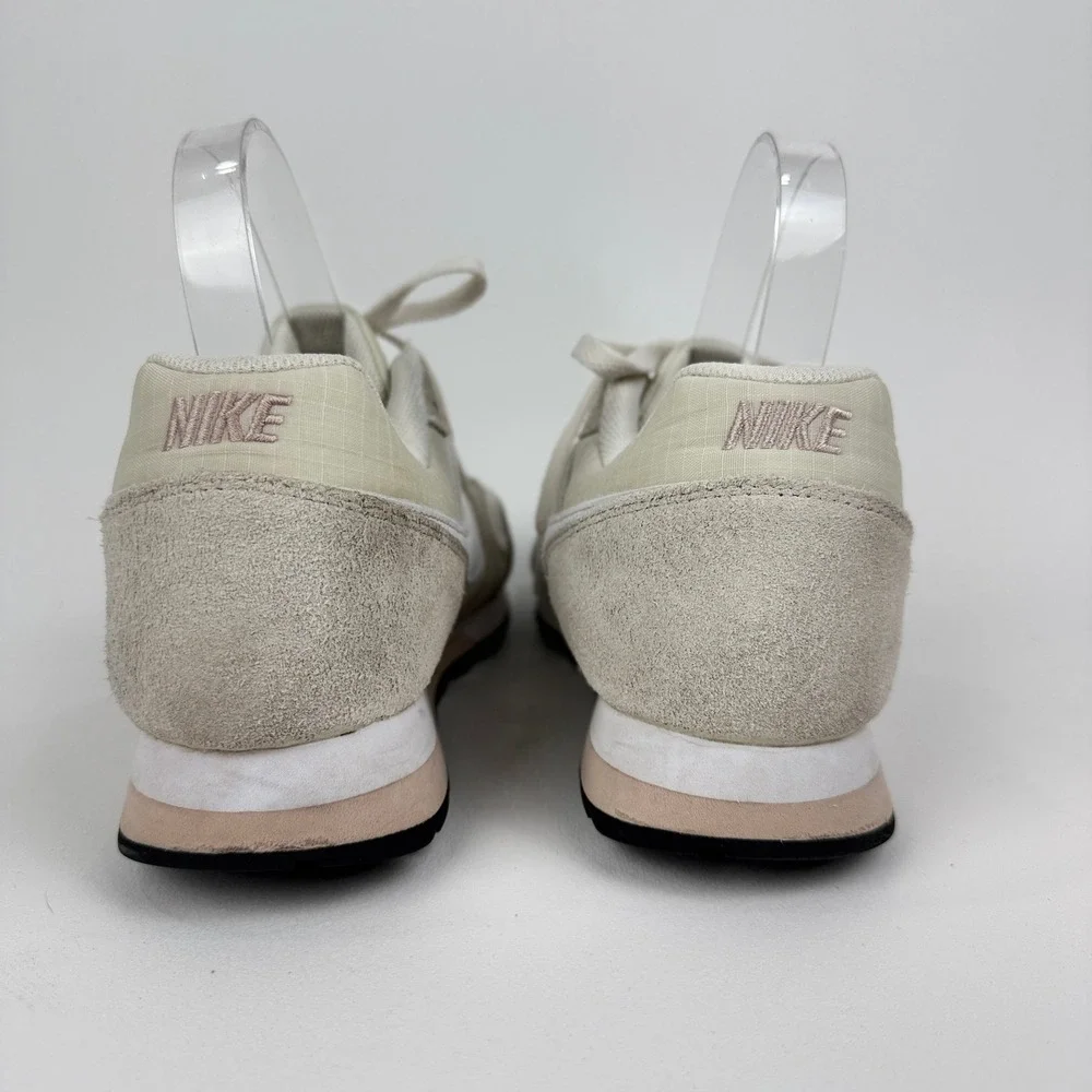 Nike MD Runner 2 Women's Sneakers Athletic Shoes‎ Running Size 9 Ivory White
